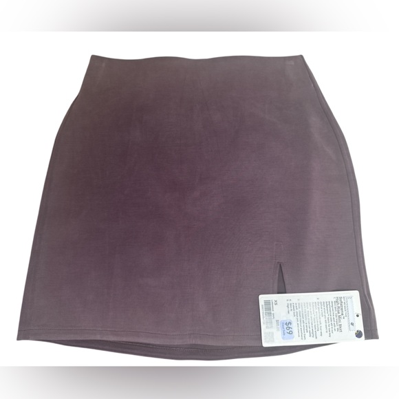 Lululemon Athletica, NWT, Sofstreme High Rise Mini Skirt, Goodnight Plum - Picture 6 of 6